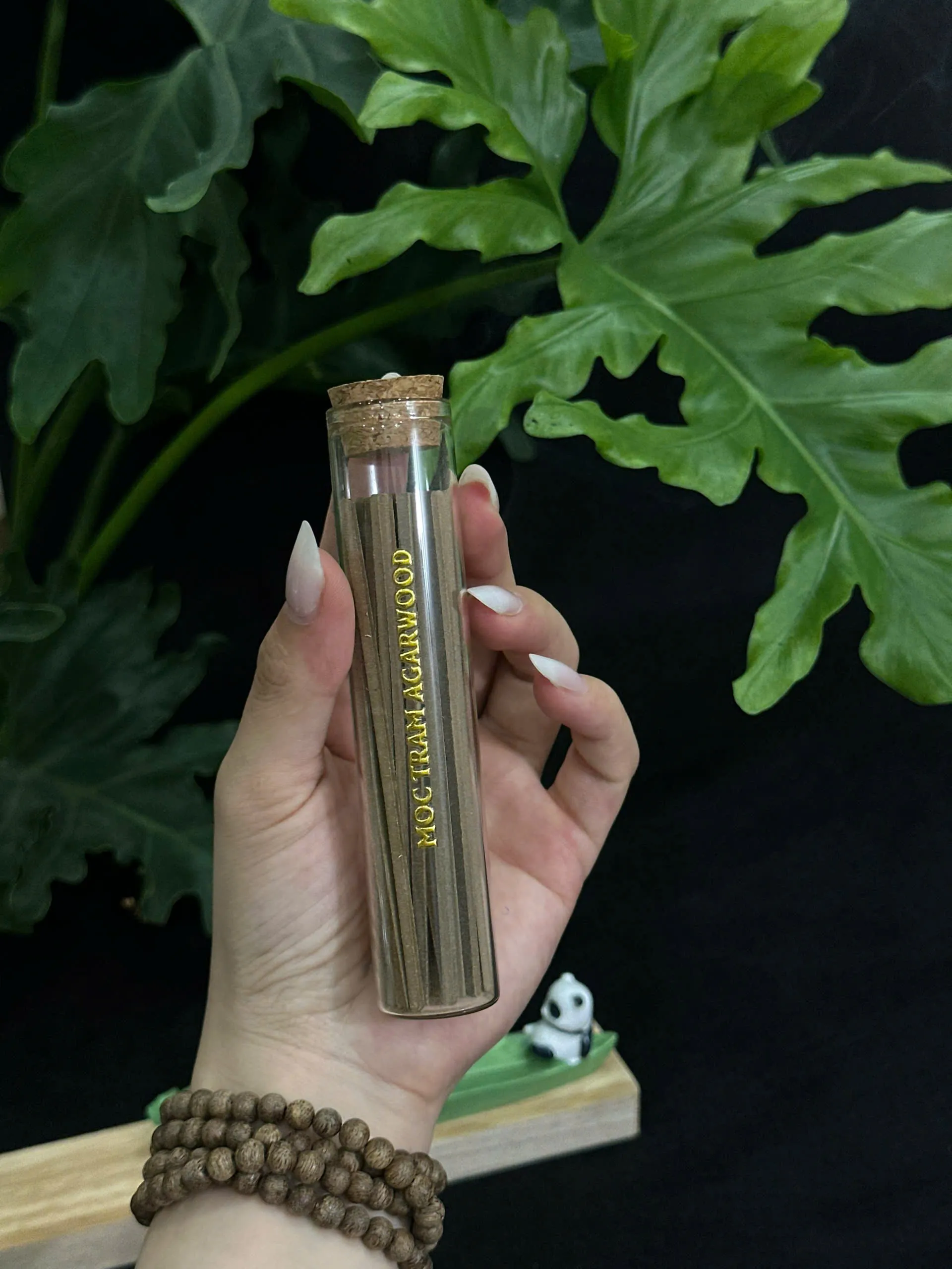 Pure Vietnamese Natural Agarwood Sticks – High Oil Content from Wild Resin Powder